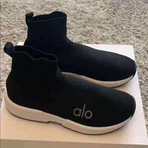 *NEW* ALO Yoga Women's Velocity Knit Sneaker